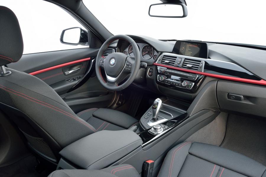  BMW 320d Touring EfficientDynamics Edition Sport Line 2015 года  (фото 18 из 28)